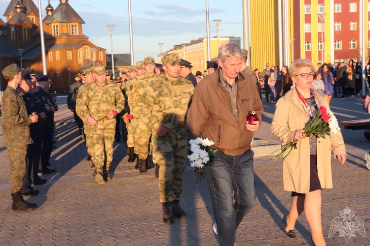 Росгвардейцы Чукотки вместе со всей страной минутой молчания почтили память защитников Отечества
