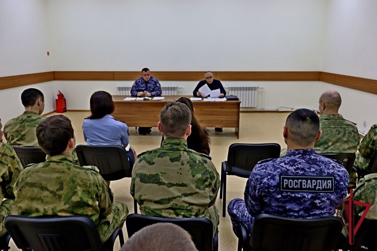 Военный судья провел правовое занятие с чукотскими росгвардейцами