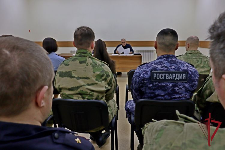 Военный судья провел правовое занятие с чукотскими росгвардейцами