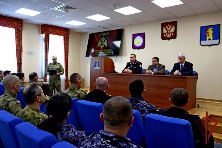 На Чукотке росгвардейцев поздравили с профессиональным праздником 