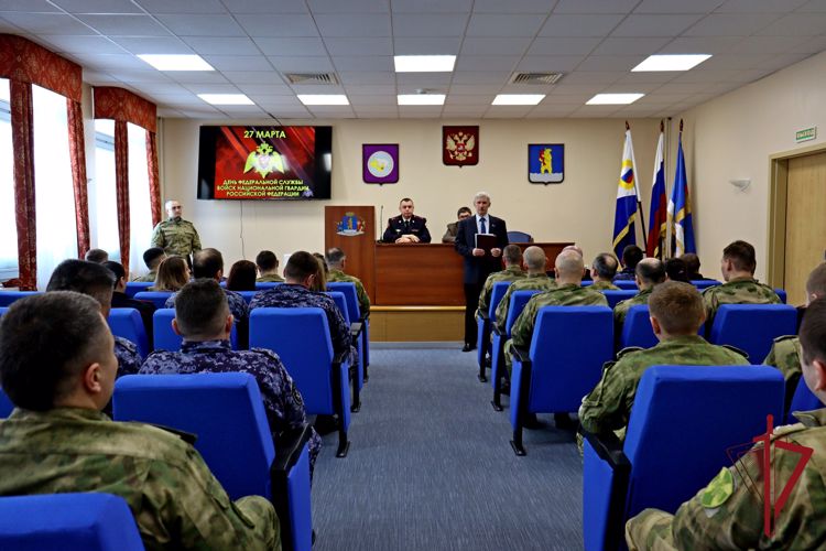 На Чукотке росгвардейцев поздравили с профессиональным праздником 