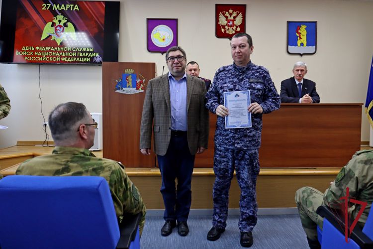 На Чукотке росгвардейцев поздравили с профессиональным праздником 