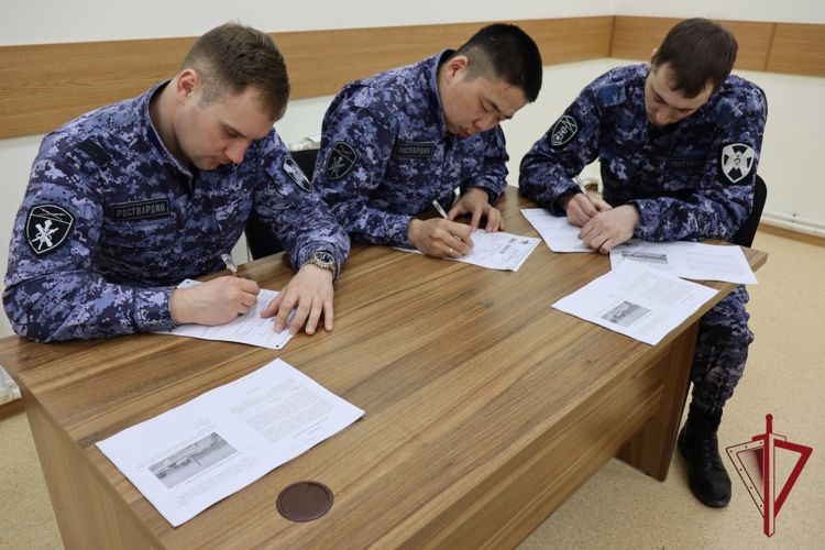 «Диктант Победы» написали росгвардейцы в Анадыре и Певеке