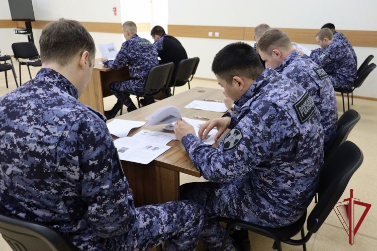 «Диктант Победы» написали росгвардейцы в Анадыре и Певеке
