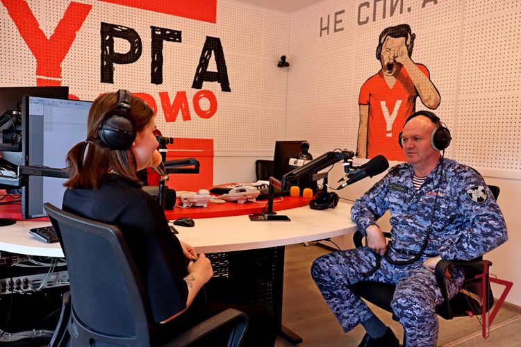 На Чукотке росгвардейцы стали гостями прямого эфира "Радио Пурга"