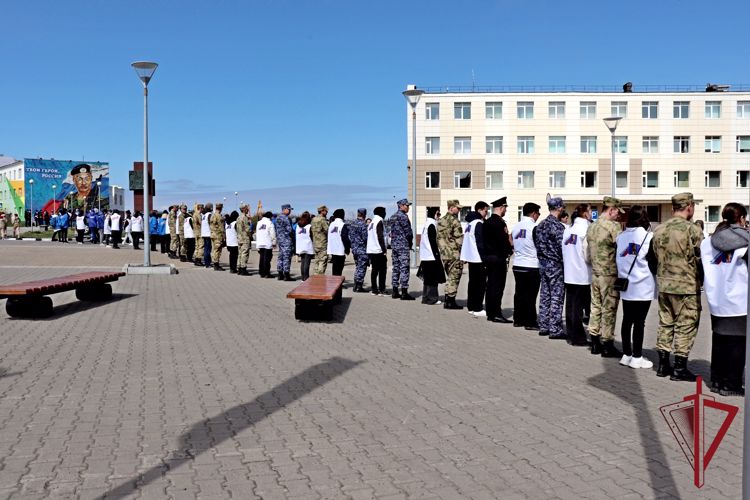 Чукотские росгвардейцы поддержали всероссийскую акцию «Свеча памяти»