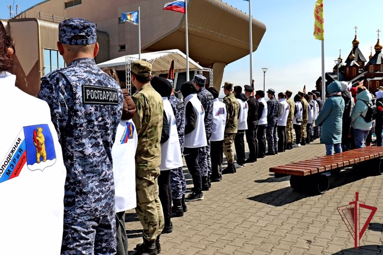 Чукотские росгвардейцы поддержали всероссийскую акцию «Свеча памяти»