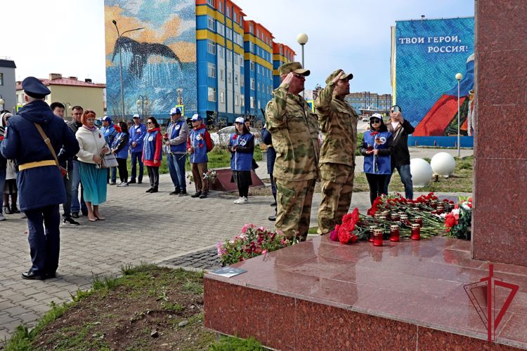 Чукотские росгвардейцы поддержали всероссийскую акцию «Свеча памяти»
