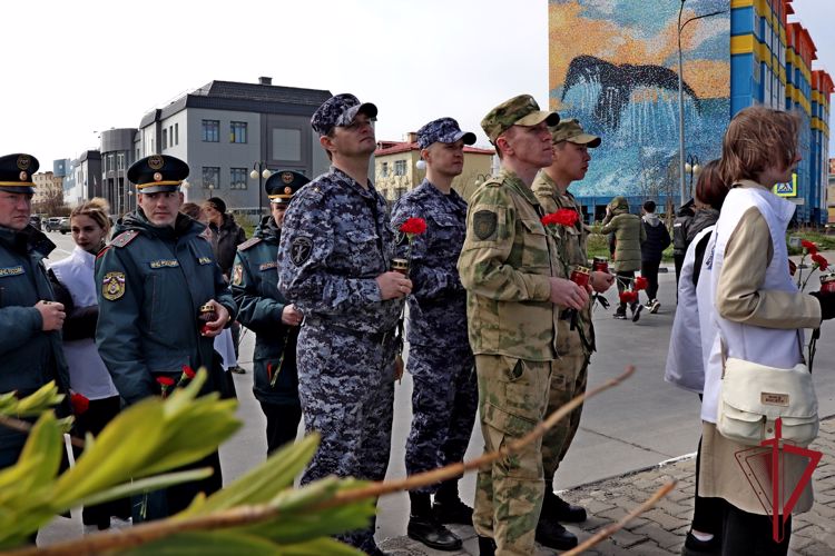 Чукотские росгвардейцы поддержали всероссийскую акцию «Свеча памяти»