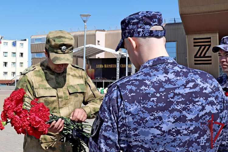 Чукотские росгвардейцы поддержали всероссийскую акцию «Свеча памяти»