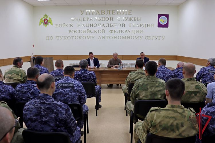 На Чукотке с росгвардейцами встретился легендарный Вячеслав Фетисов