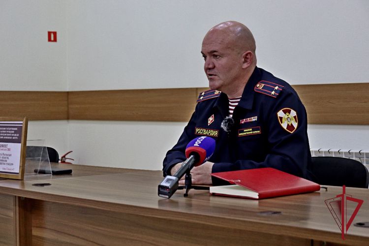 На Чукотке начальник вневедомственной охраны округа провел брифинг для журналистов 