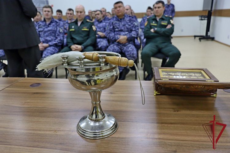 Олег Моисеев рассказал чукотским росгвардейцам о «ядах нового времени»