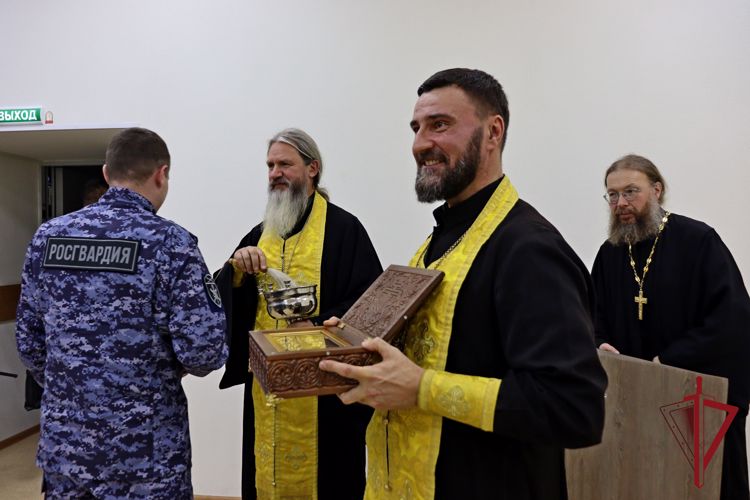 Олег Моисеев рассказал чукотским росгвардейцам о «ядах нового времени»