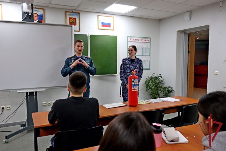 В Анадыре Росгвардия и МЧС объединили усилия по профилактике пожарной безопасности