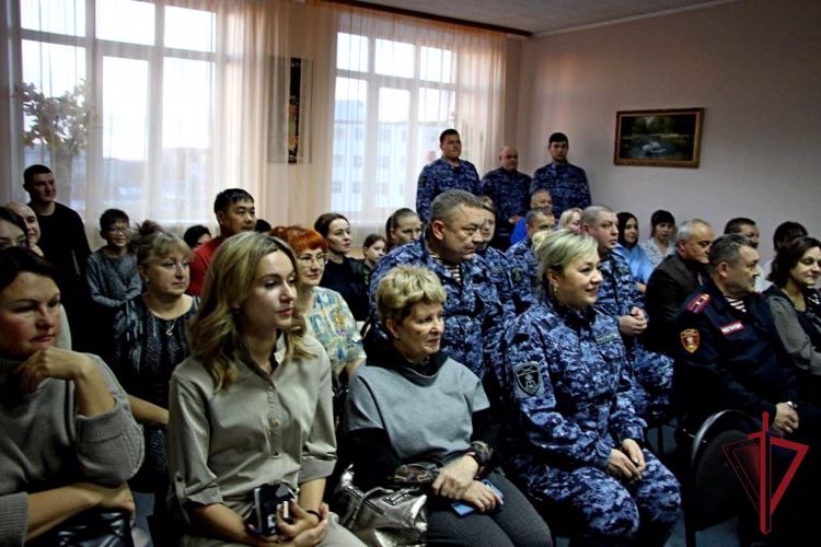В Певеке росгвардейцы встретились с поисковиками проекта «Вахта памяти»  