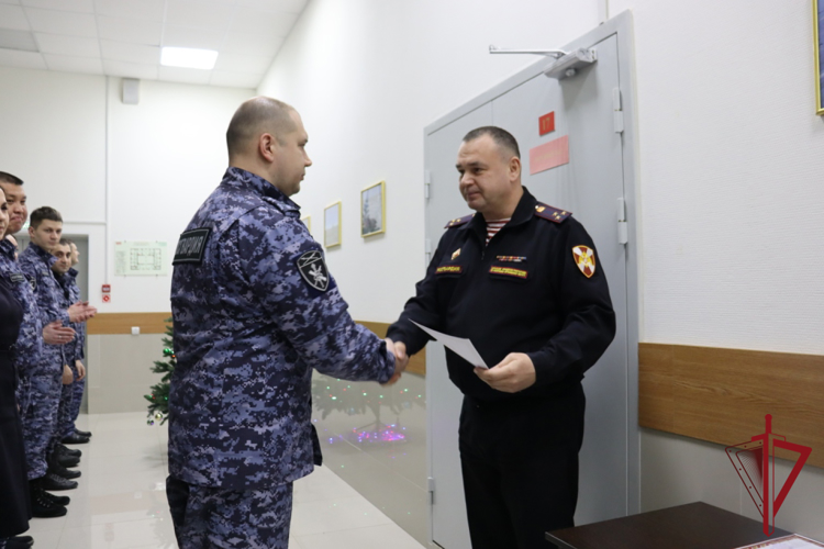 Новые звезды получили росгвардейцы Анадыря