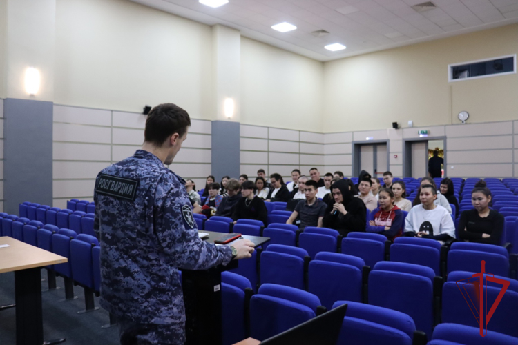 Росгвардейцы провели памятное мероприятие