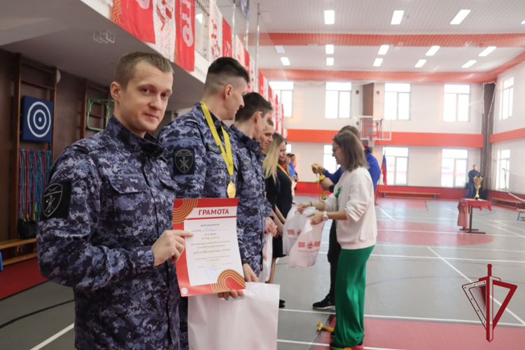 Золотые трижды: команда Росгвардии в третий раз забрала золото фестиваля «Готов к труду и обороне» среди силовых структур округа