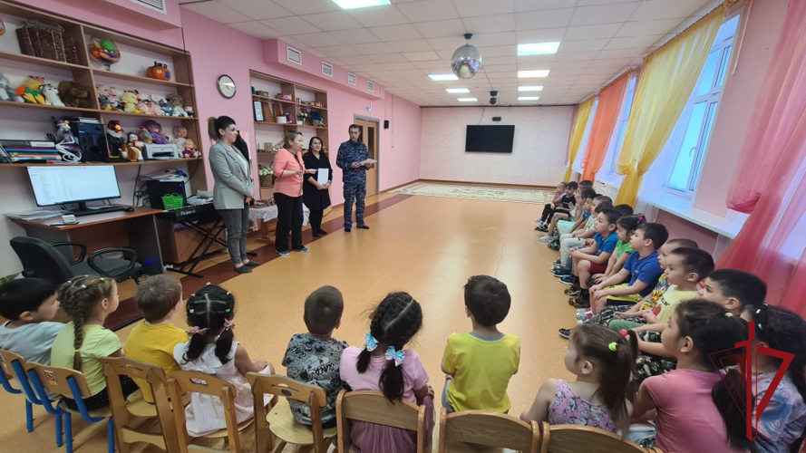 Воспитанники детского сада «Парус» в Анадыре написали письма участникам СВО