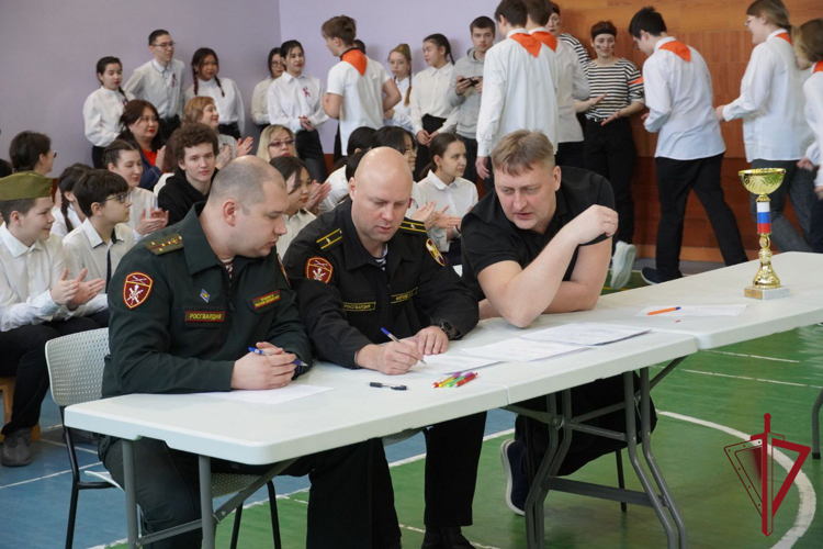 Офицеры Росгвардии вошли в состав жюри конкурса «Смотр песни и строя» в Анадыре