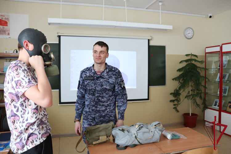 В Анадыре росгвардейцы провели мероприятия, посвященные годовщине катастрофы на Чернобыльской АЭС