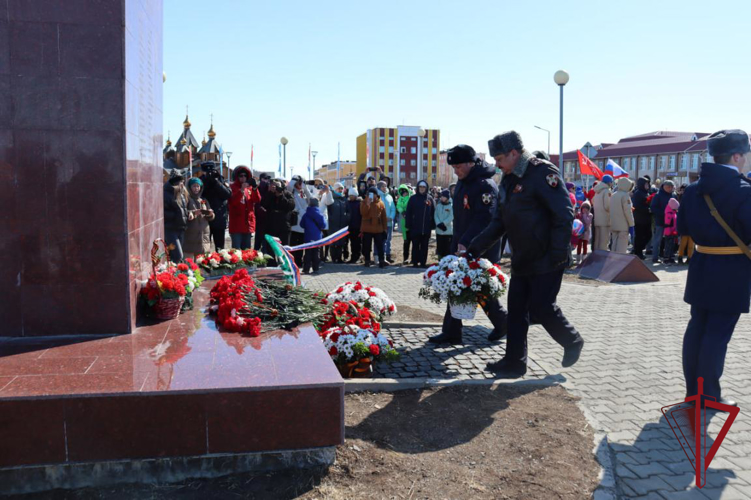 В торжественных мероприятиях в честь празднования Великой  Победы приняли участие росгвардейцы на Чукотке   
