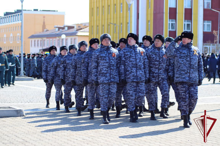 В торжественных мероприятиях в честь празднования Великой Победы приняли участие росгвардейцы на Чукотке