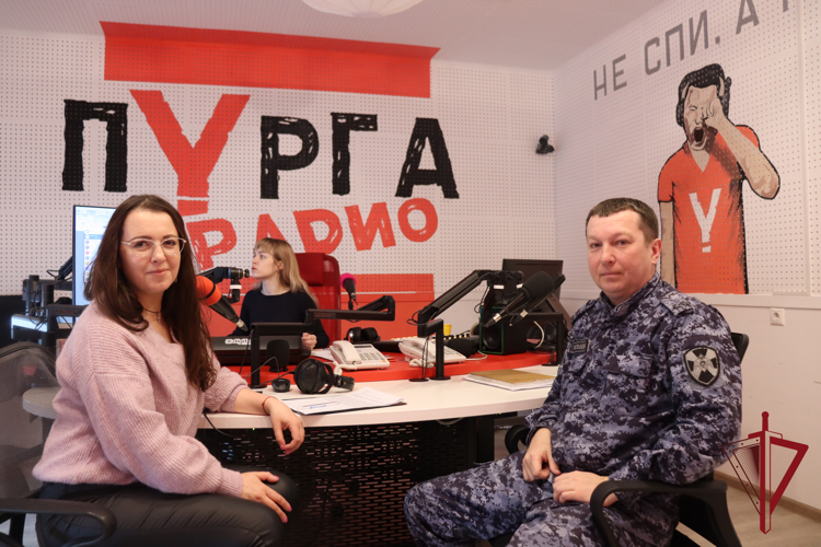 О добровольной сдаче оружия побеседовали на волнах радио «Пурга» на Чукотке