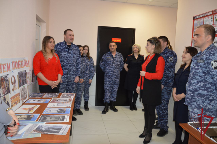 Экспозицию «Спасибо деду за Победу!» представили сотрудники вневедомственной охраны  Чукотки