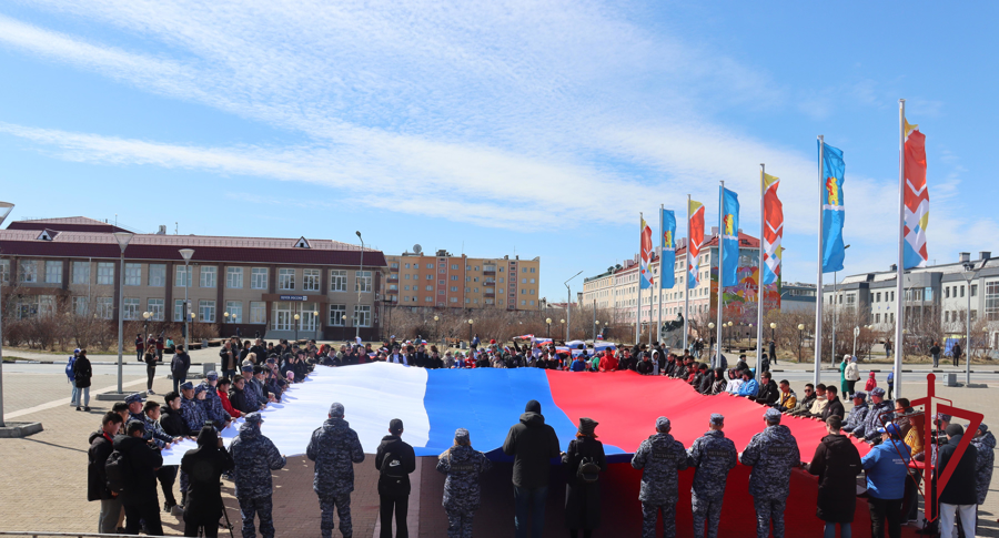 В столице Чукотки росгвардейцы приняли участие в патриотической акции, приуроченной ко Дню России