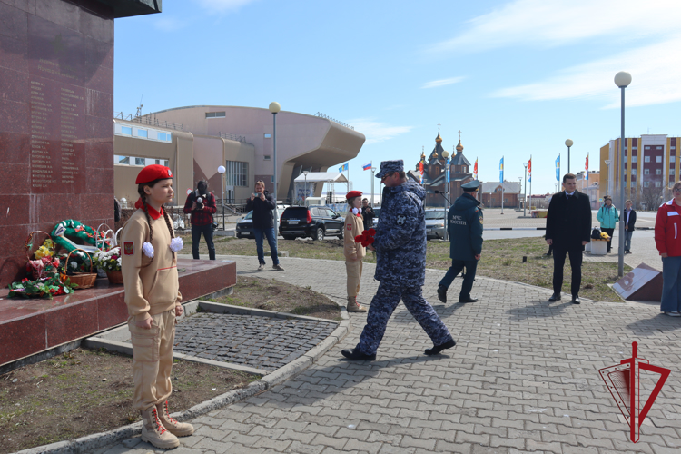 В столице Чукотки росгвардейцы приняли участие в патриотической акции, приуроченной  ко Дню России 