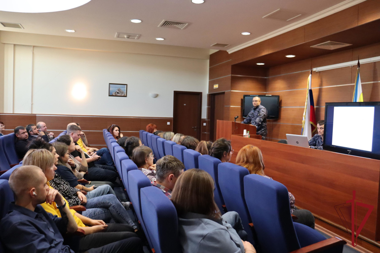 Чукотские росгвардейцы провели лекцию по антитеррору для Управления Федерального казначейства по Чукотскому автономному округу