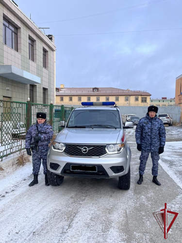 На Чукотке росгвардейцы задержали мужчину,  скрывавшегося от суда