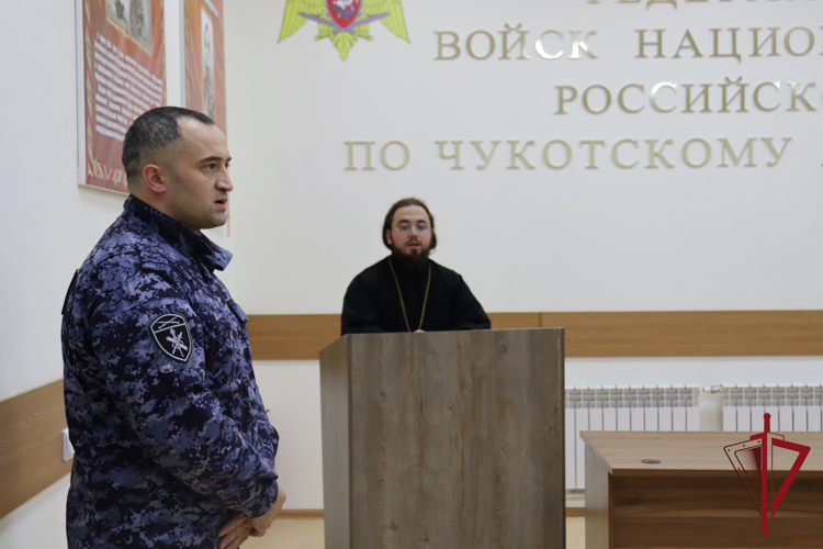 О вере духовной  рассказал  росгвардейцам священнослужитель Анадырской и Чукотской Епархии