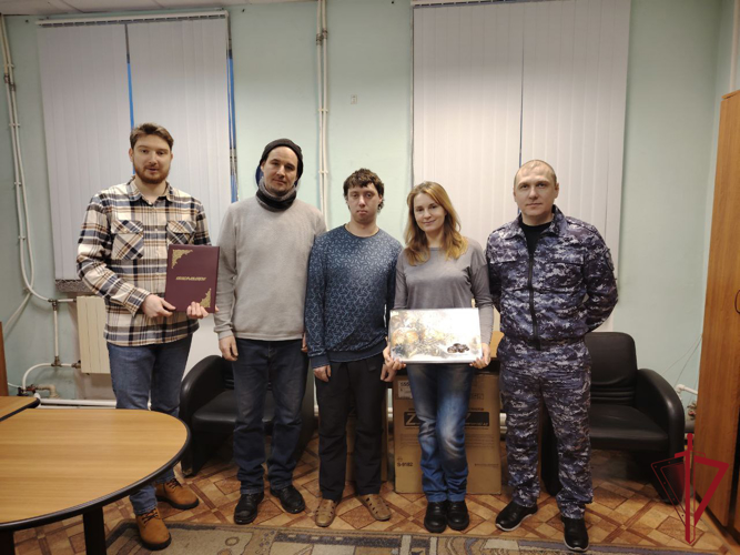 На Чукотке руководство регионального управления Росгвардии поздравило коллективы печатного издательства «Крайний Север» с Днем Российской печати