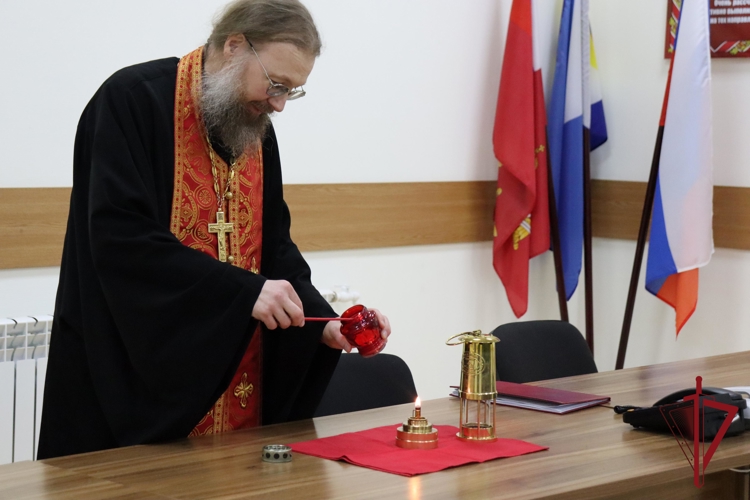 Частица Благодатного огня принесена в региональное Управление Росгвардии на Чукотке 
