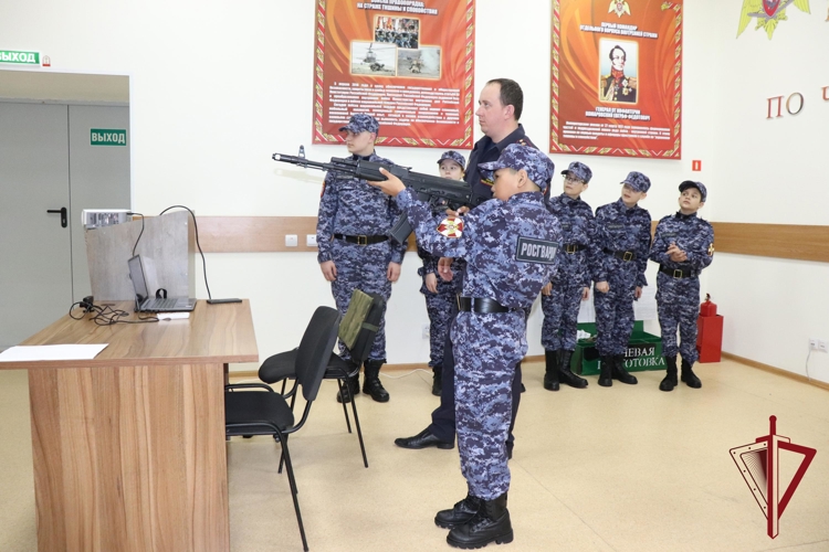 Кадеты Росгвардии в Анадыре побывали в интерактивном тире 