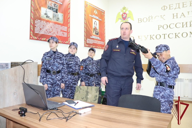 Кадеты Росгвардии в Анадыре побывали в интерактивном тире 