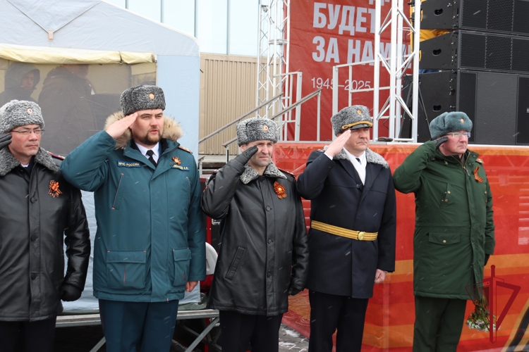 На Чукотке Росгвардия принимает участие в памятных мероприятиях,  приуроченных 80-й годовщине Победы