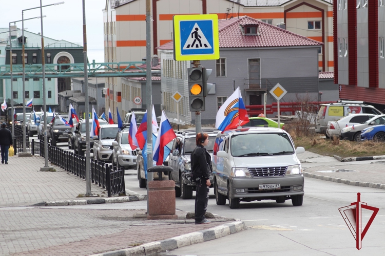 В День России росгвардейцы присоединились к  патриотическим акциям на Чукотке