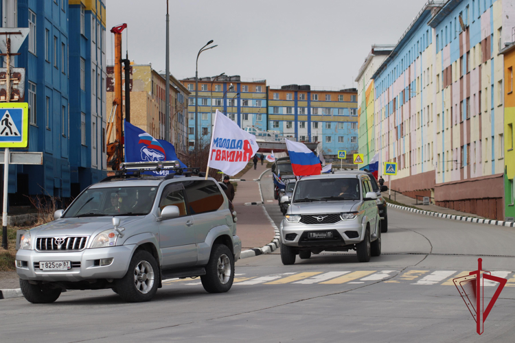 В День России росгвардейцы присоединились к  патриотическим акциям на Чукотке