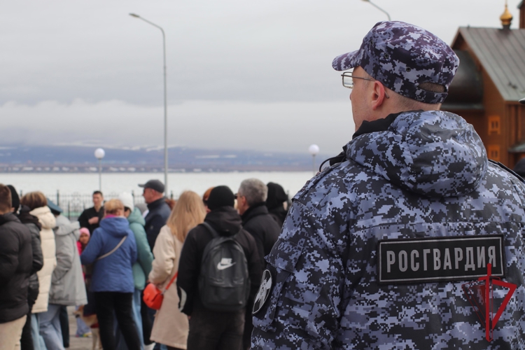 Росгвардия обеспечила безопасность праздничных мероприятий в честь Дня России на Чукотке