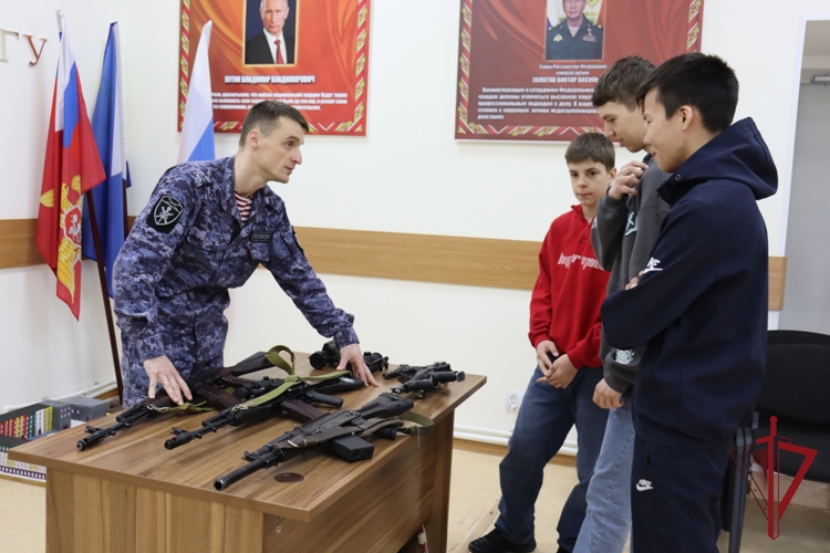 Росгвардейцы провели День открытых дверей для юных спортсменов Чукотки