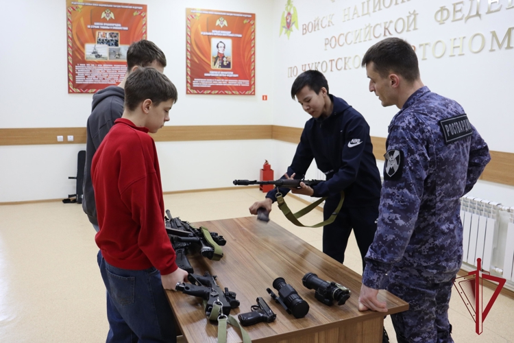 Росгвардейцы провели День открытых дверей для юных спортсменов Чукотки