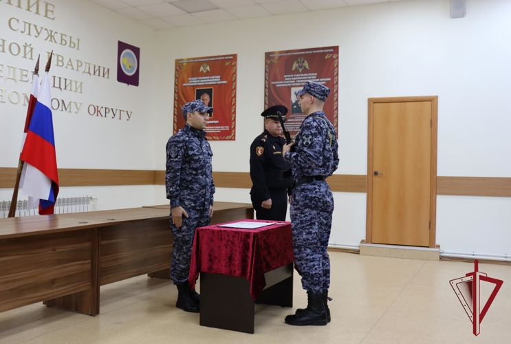 На Чукотке Росгвардия приняла пополнение в свои ряды: новые бойцы принесли присягу