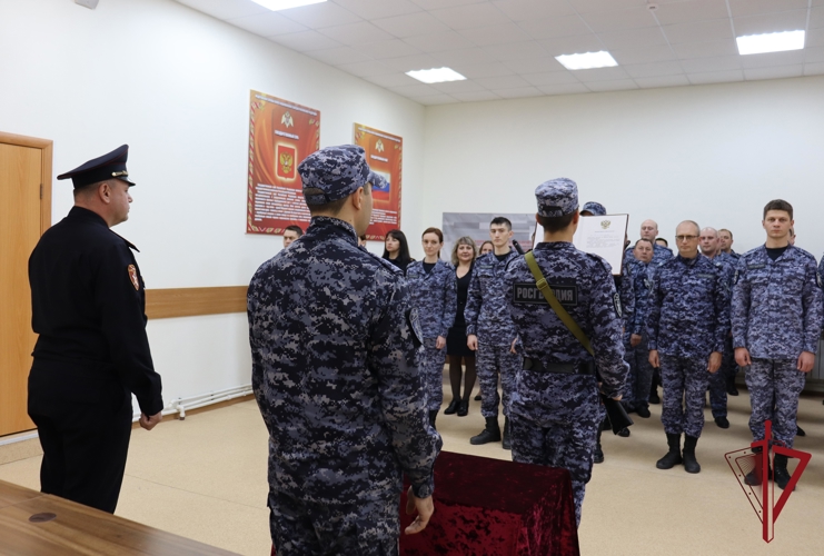 На Чукотке Росгвардия приняла пополнение в свои ряды: новые бойцы принесли присягу 