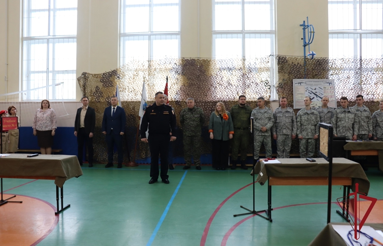 На Чукотке кадеты  профильного класса Росгвардии  показали достойные результаты  в соревнованиях по начальной  военной подготовке