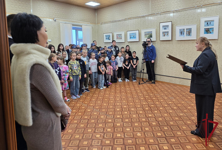 Эхо блокадного Ленинграда на Чукотке: кадеты Росгвардии сохраняют память