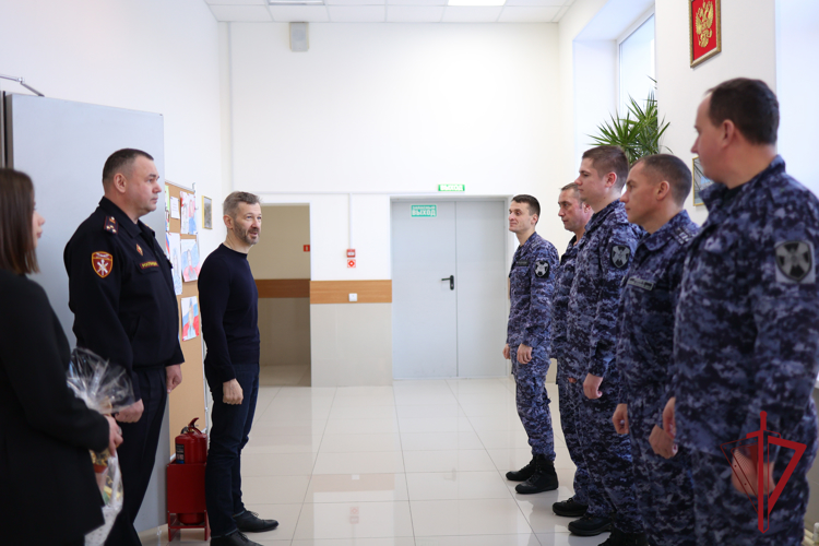 Росгвардейцы обеспечили охрану общественного порядка в новогоднюю ночь  